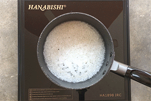 How to cook Rice in a pot Step 2